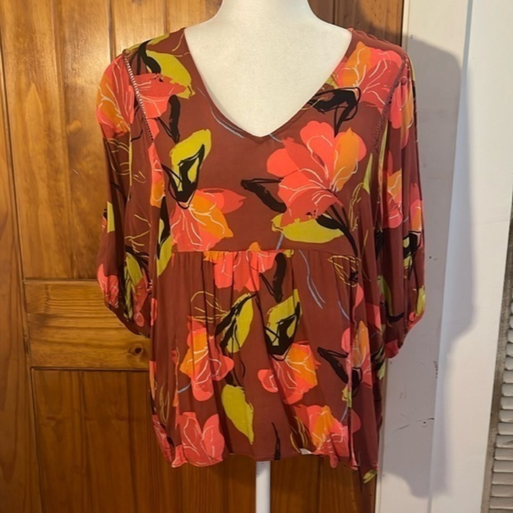 Maeve Anthropologie Floral Puffy Short Sleeve Flowy Top Medium Red yellow green
